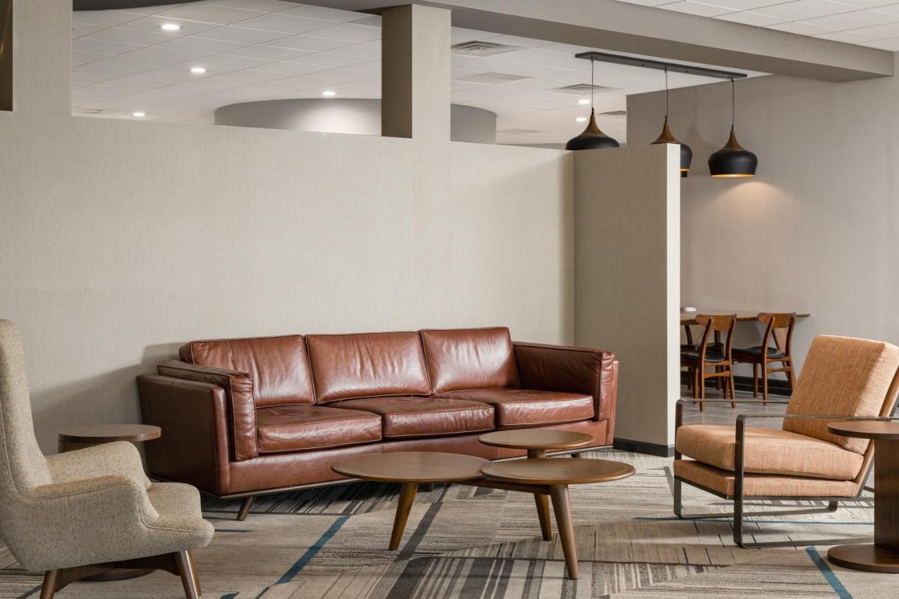 Four Points By Sheraton Milwaukee North Shore Brown Deer Exterior photo